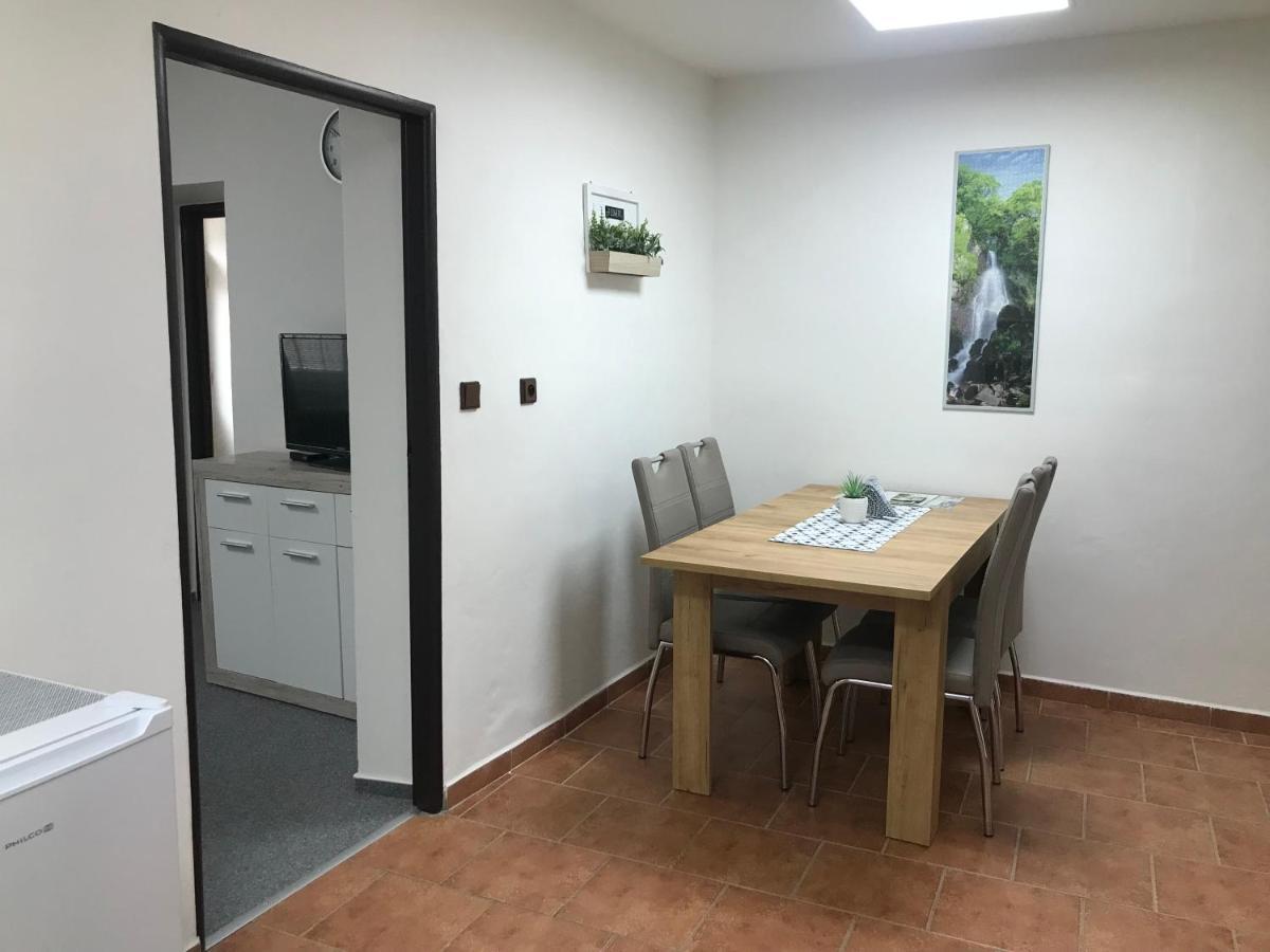 Cyklo-Moto Apartman Lomnice nad Lužnicí エクステリア 写真